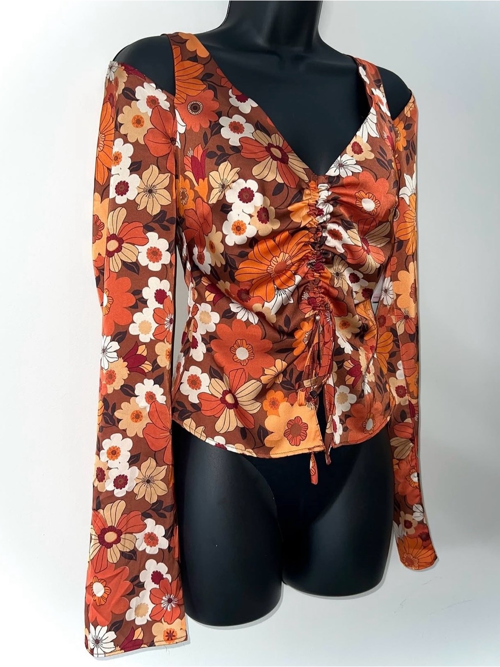 Le Lis Floral Ruched V-Neck Long Sleeve Top in Rust and Cream
